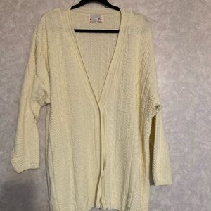 Act III Vintage cardigan in new condition. Size 20W in cream color.